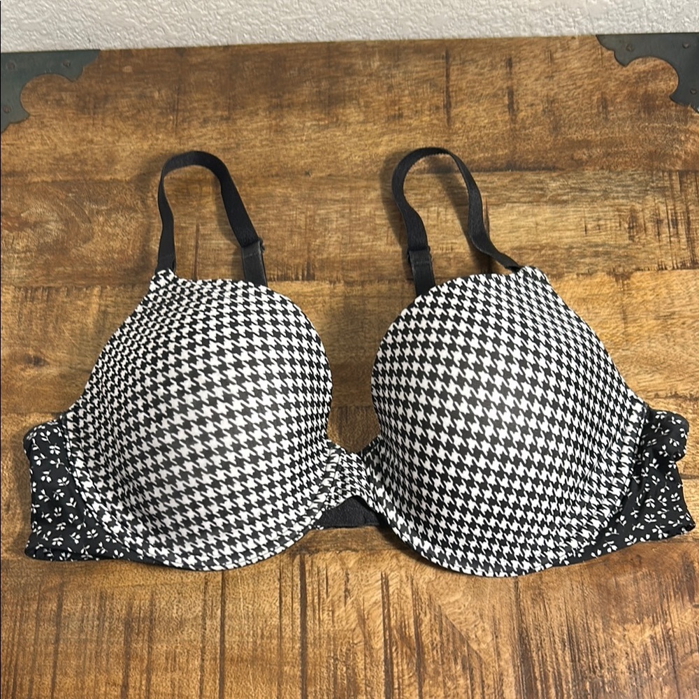 Victoria's Secret Black and White Bra